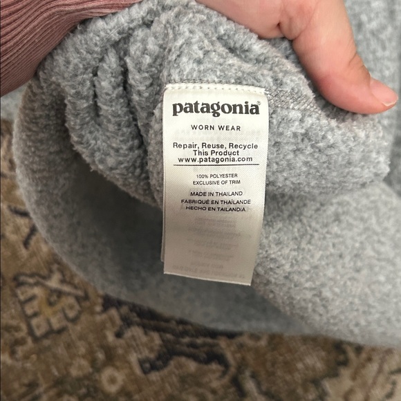 Women’s Patagonia Sweater - Picture 6 of 12